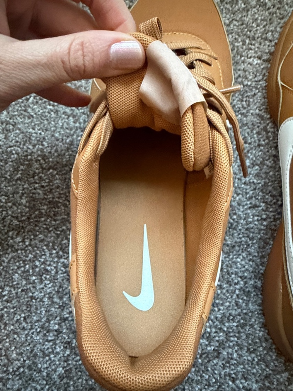 Nike Caramel/Tan Low-Top Sneakers with White Swoosh - Picture 5 of 5
